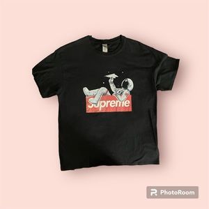 Men’s supreme shirt💯💯